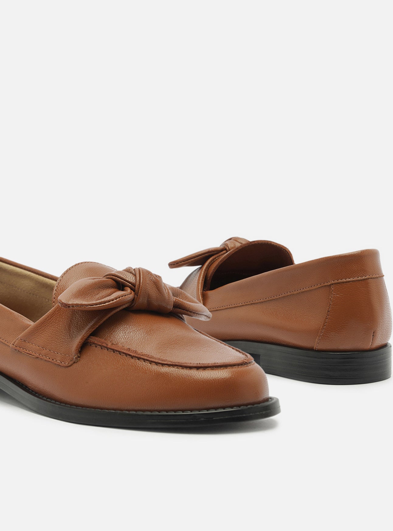 Cassidy Leather Loafer Loafers ESSENTIAL