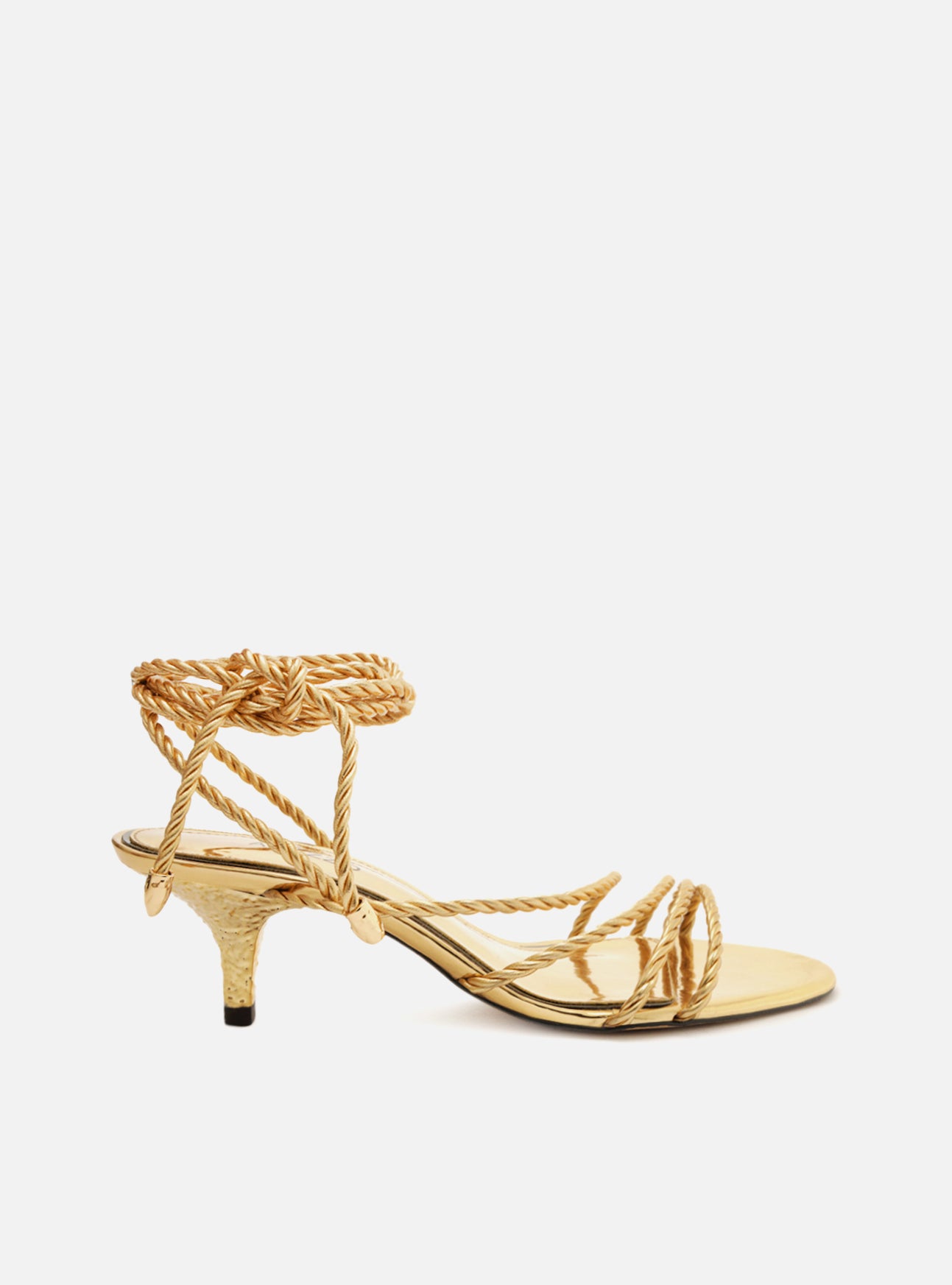 Golden leather sandal, complete with twisted straps, low stiletto heel in hammered gold metal and round toe.