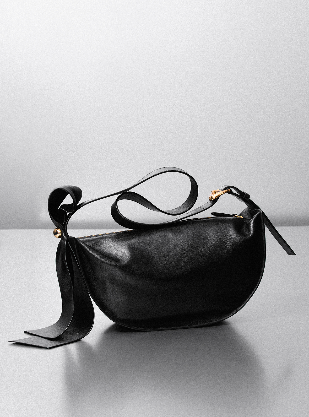 Fleur Large Leather Crossbody Handbag F/25