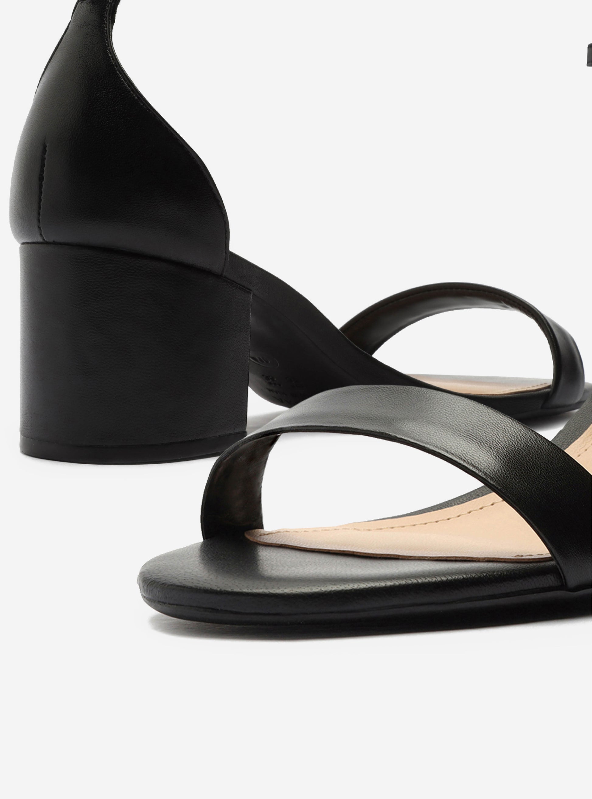 Isabelli Mid Block Sandal Sandal RESORT 23