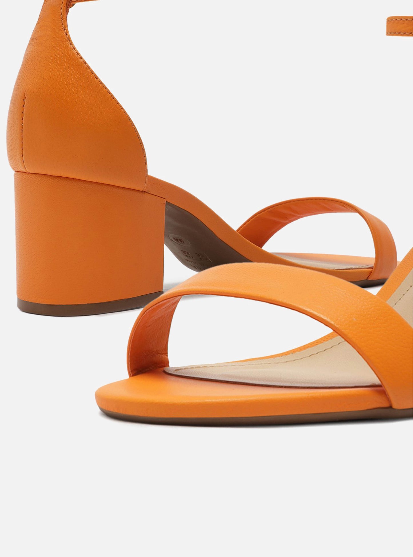 Isabelli Mid Block Sandal Sandal RESORT 23