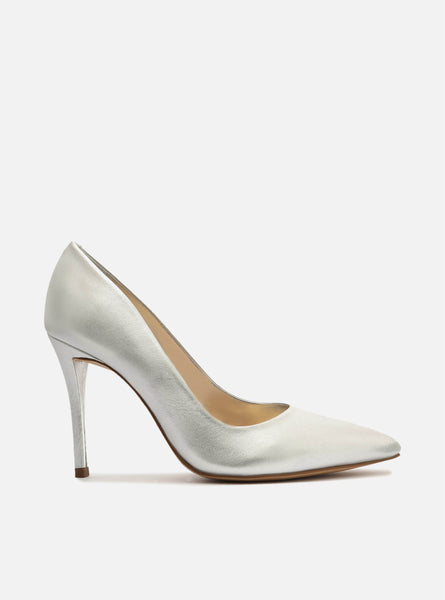 Silver patent leather online pumps