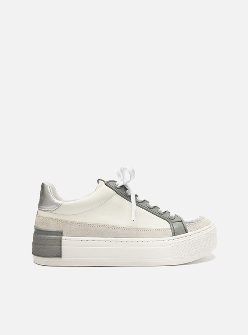 Stevie Sneaker