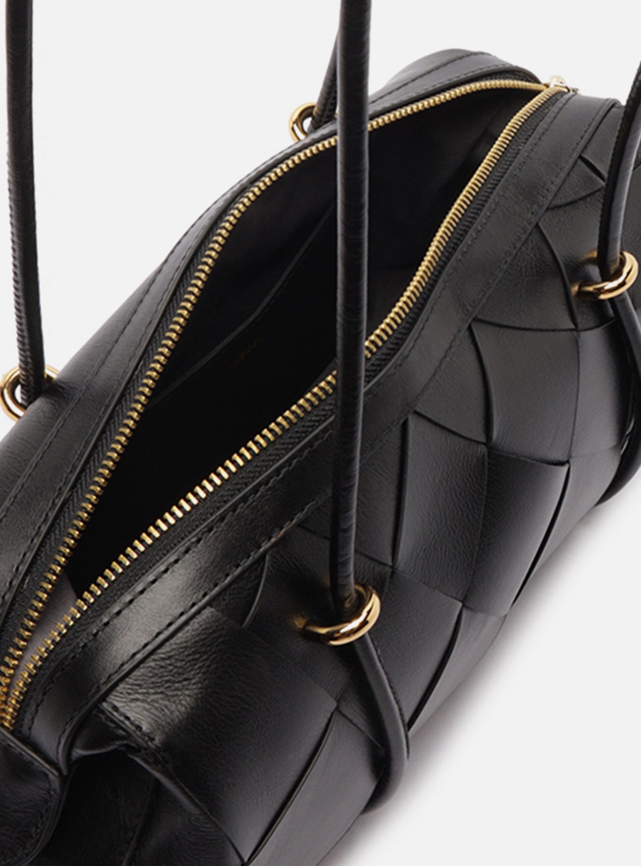Sarah Medium Leather Shoulder Bag Handbags Pre Fall 26