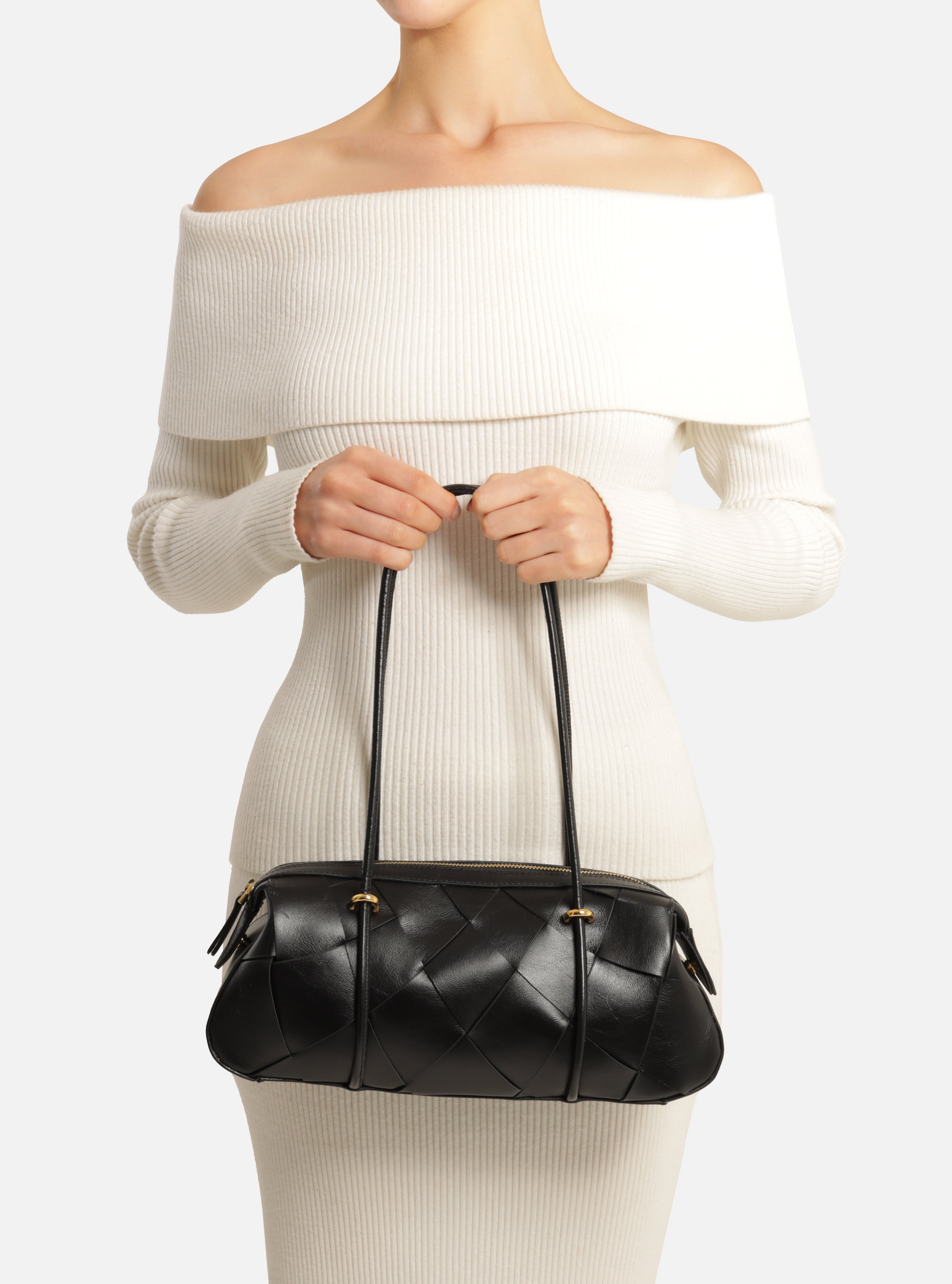 Sarah Medium Leather Shoulder Bag Handbags Pre Fall 26