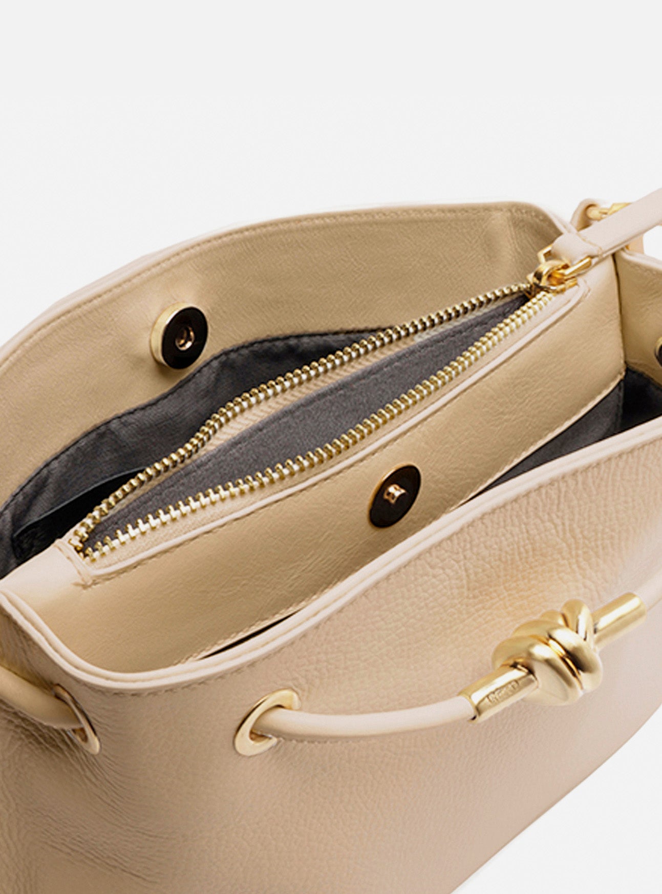 Daphne Small Crossbody Handbags U/26