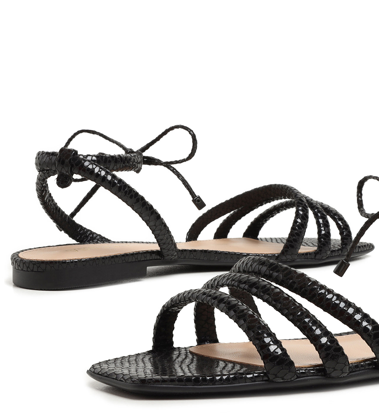 Gemma Flat Sandal – Arezzo